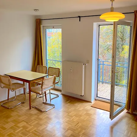 Ruhig Und Zentral Mit Balkon