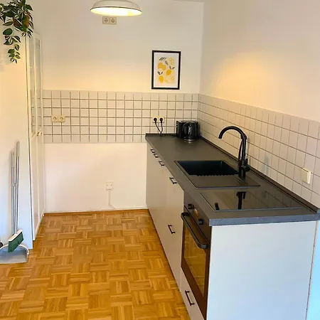 Ruhig Und Zentral Mit Balkon * شيمنيتز
